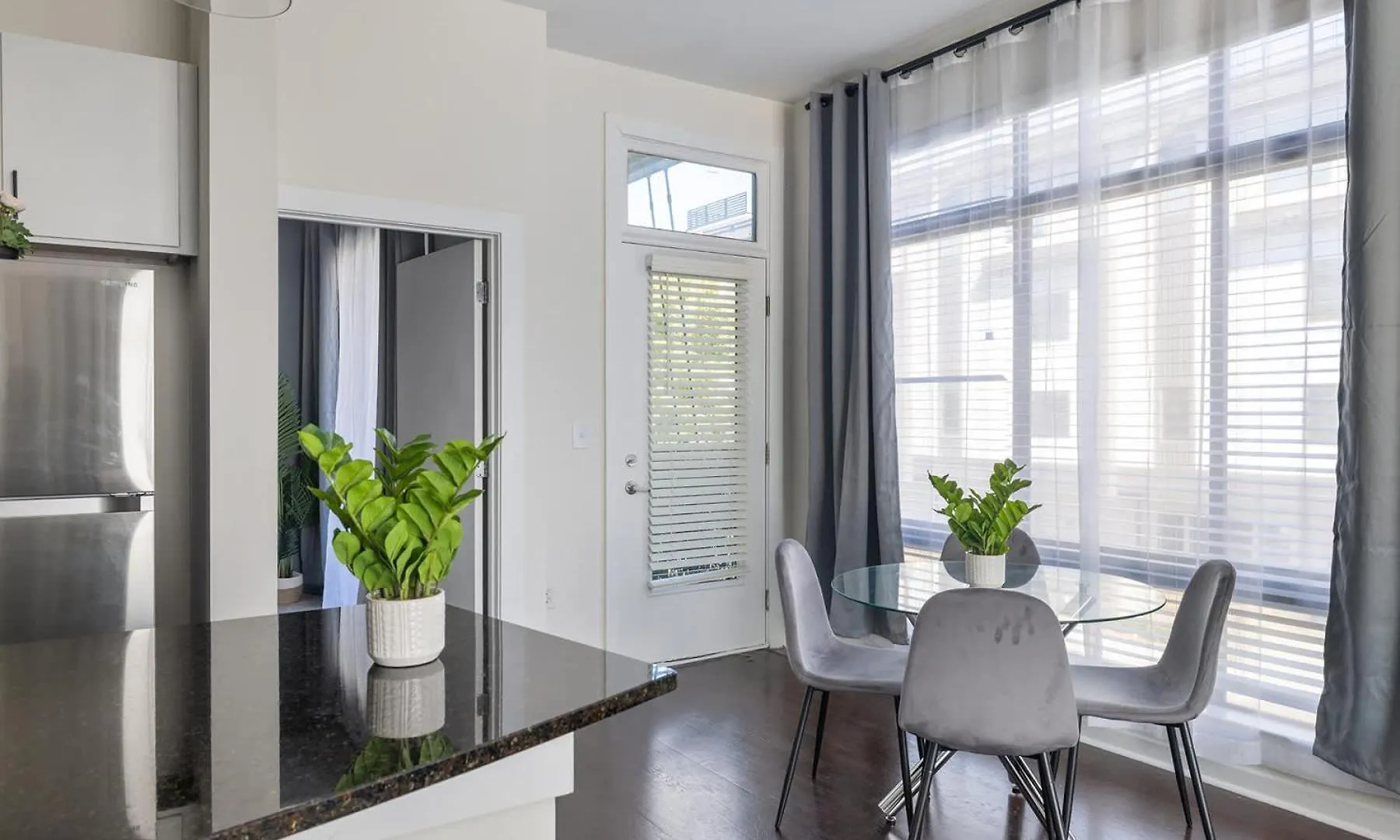 Spacious 2Bd With Private Balcony And Free Parking 2 Charlotte